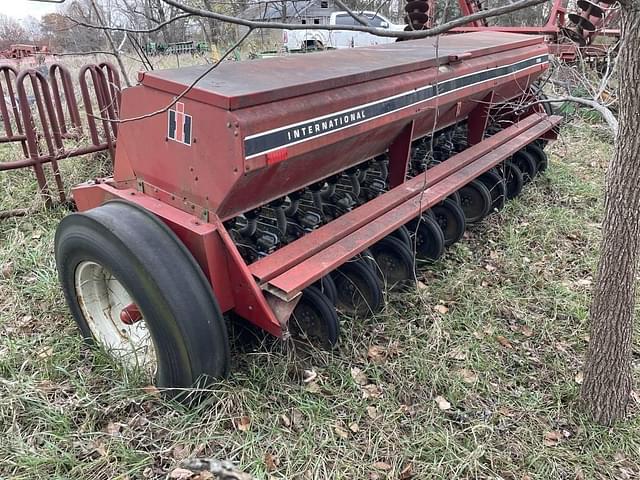 Image of International Harvester 5100 equipment image 1