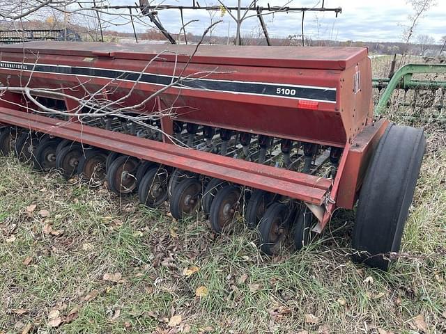 Image of International Harvester 5100 equipment image 3