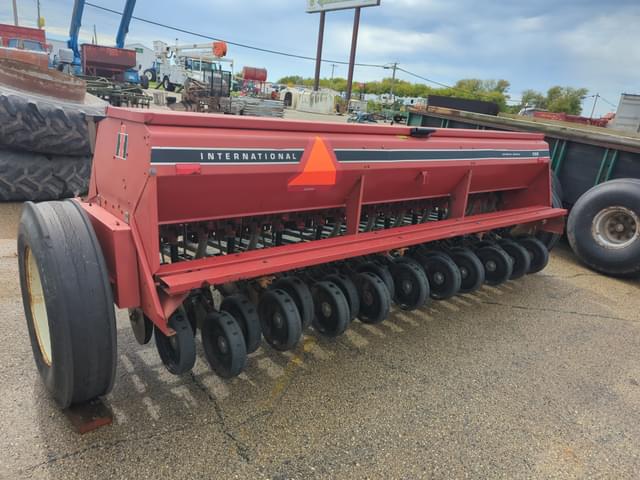Image of International Harvester 5100 equipment image 3