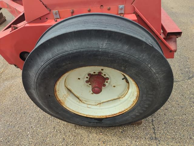 Image of International Harvester 5100 equipment image 4