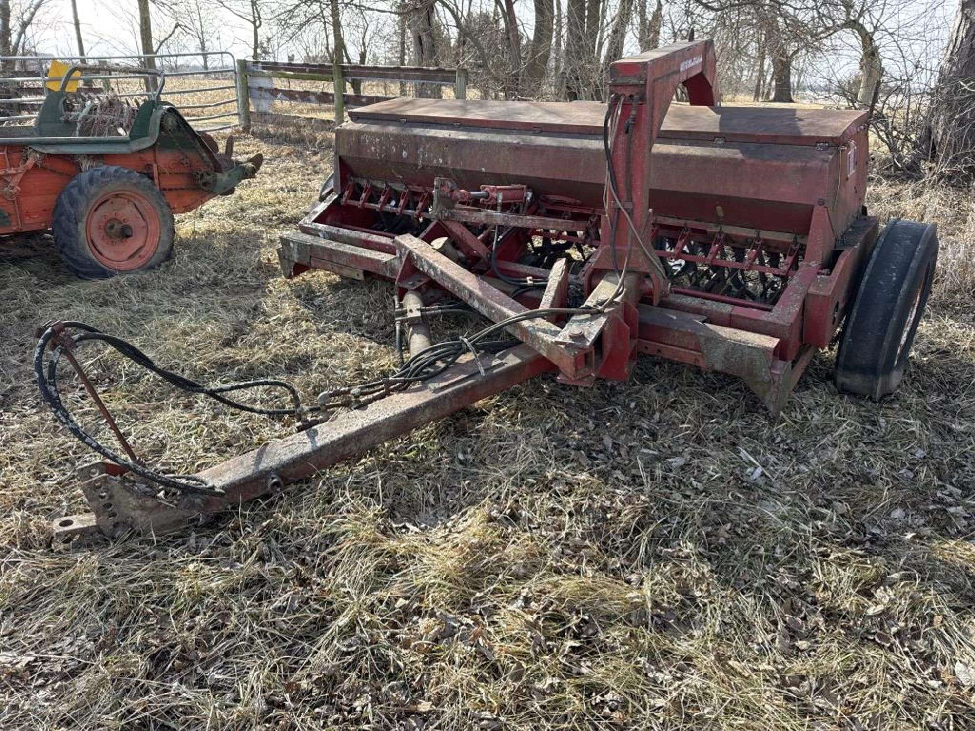 International Harvester 5100 Equipment Image0