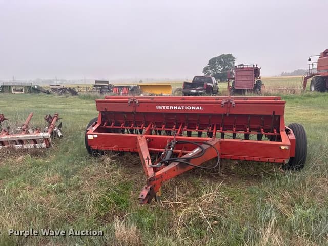 Image of International Harvester 5100 equipment image 1
