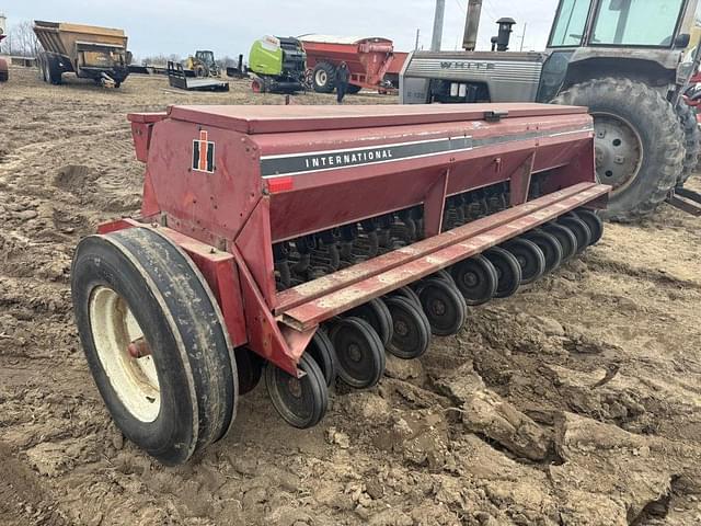 Image of International Harvester 5100 equipment image 1