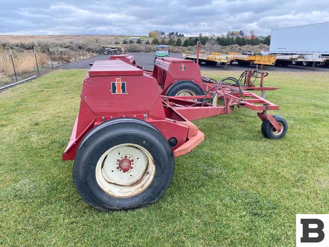 Image of International Harvester 5100 equipment image 4