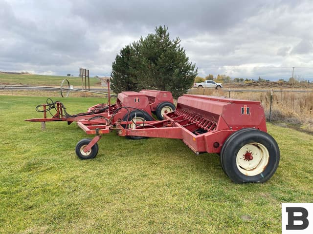 Image of International Harvester 5100 equipment image 1