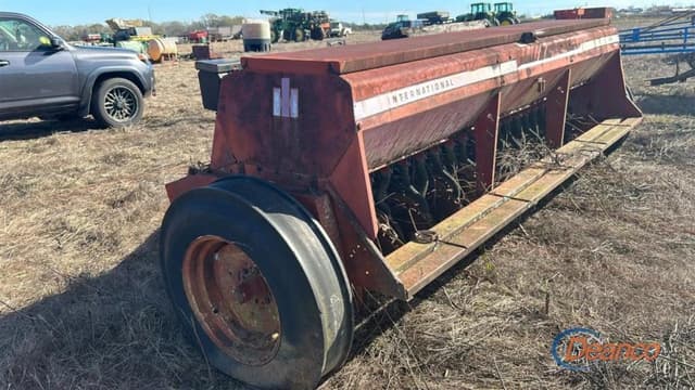 Image of International Harvester 5100 equipment image 2