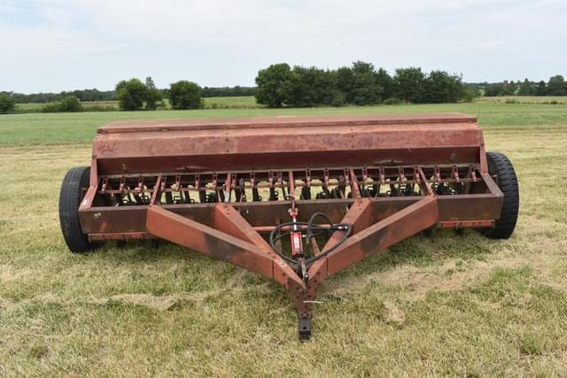 Image of International Harvester 5100 equipment image 1