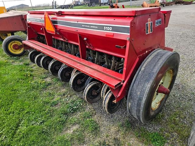 Image of International Harvester 5100 equipment image 3