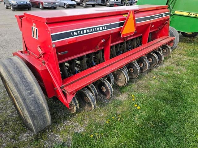 Image of International Harvester 5100 equipment image 1