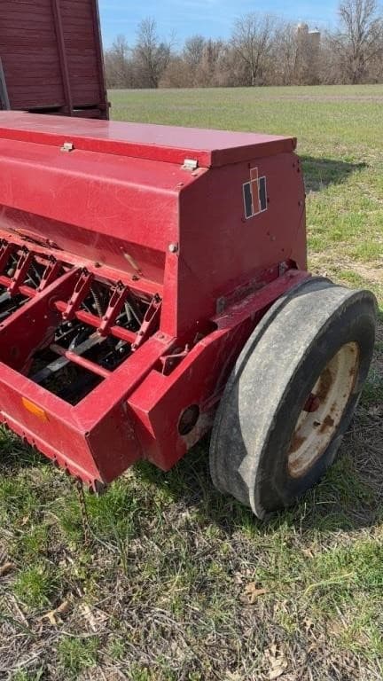 Image of International Harvester 5100 equipment image 1