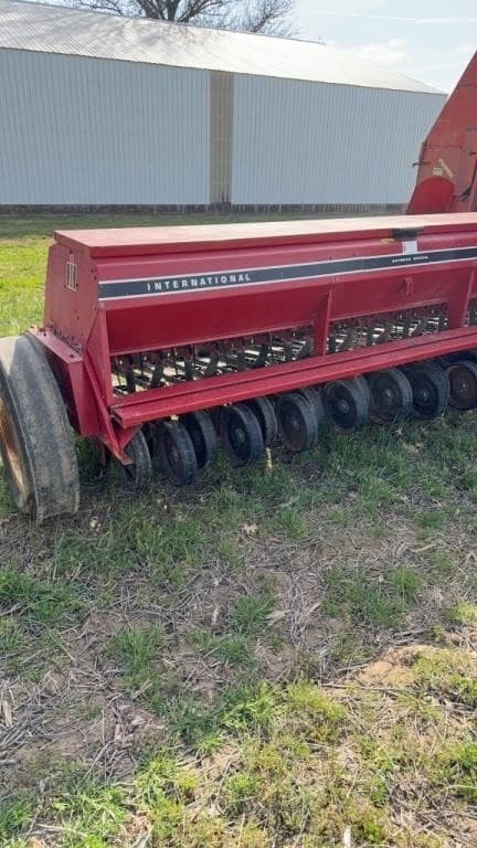 Image of International Harvester 5100 equipment image 2