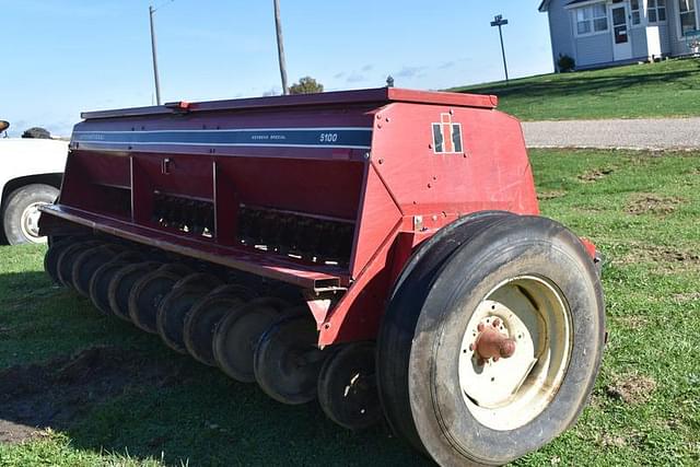 Image of International Harvester 5100 equipment image 4