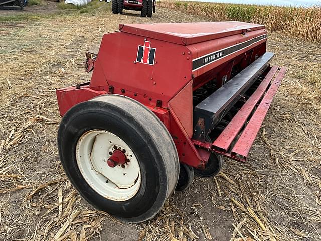 Image of International Harvester 5100 equipment image 3