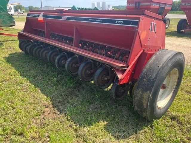 Image of International Harvester 5100 equipment image 4