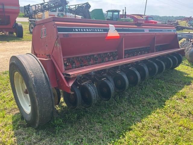 Image of International Harvester 5100 equipment image 2