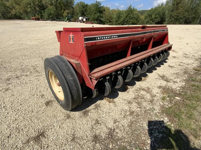 Image of International Harvester 5100 equipment image 2