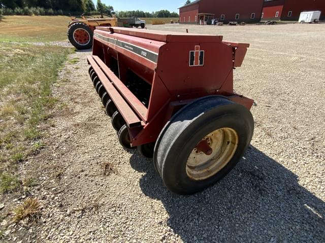 Image of International Harvester 5100 equipment image 4