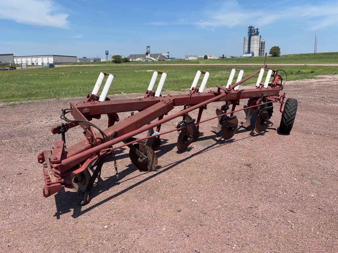 Image of International Harvester 514 Primary image
