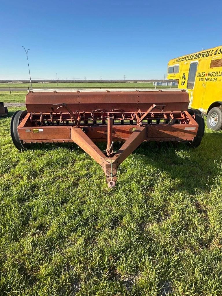 Main image International Harvester 520