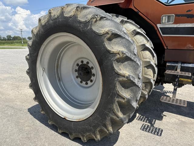 Image of International Harvester 5288 equipment image 3