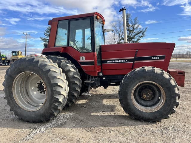 Image of International Harvester 5288 equipment image 1