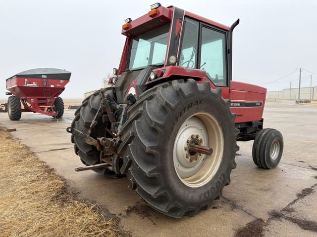 Image of International Harvester 5288 equipment image 3