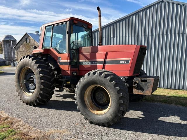 Image of International Harvester 5288 equipment image 1