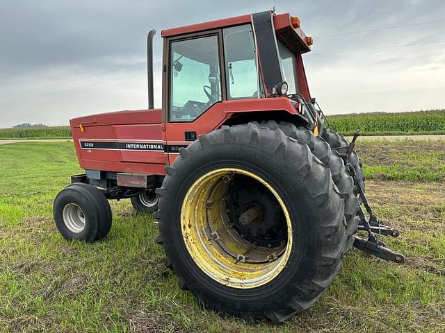 Image of International Harvester 5288 equipment image 1