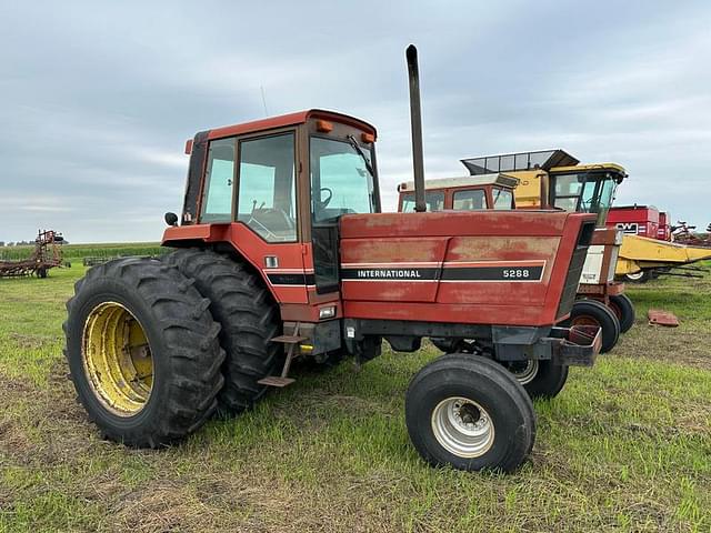 Image of International Harvester 5288 equipment image 2