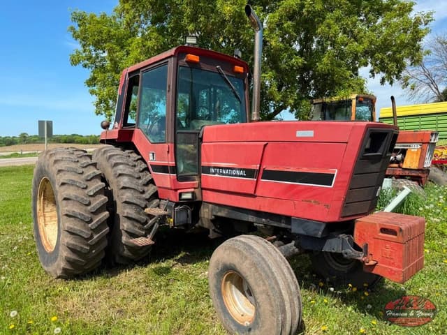 Image of International Harvester 5288 equipment image 4