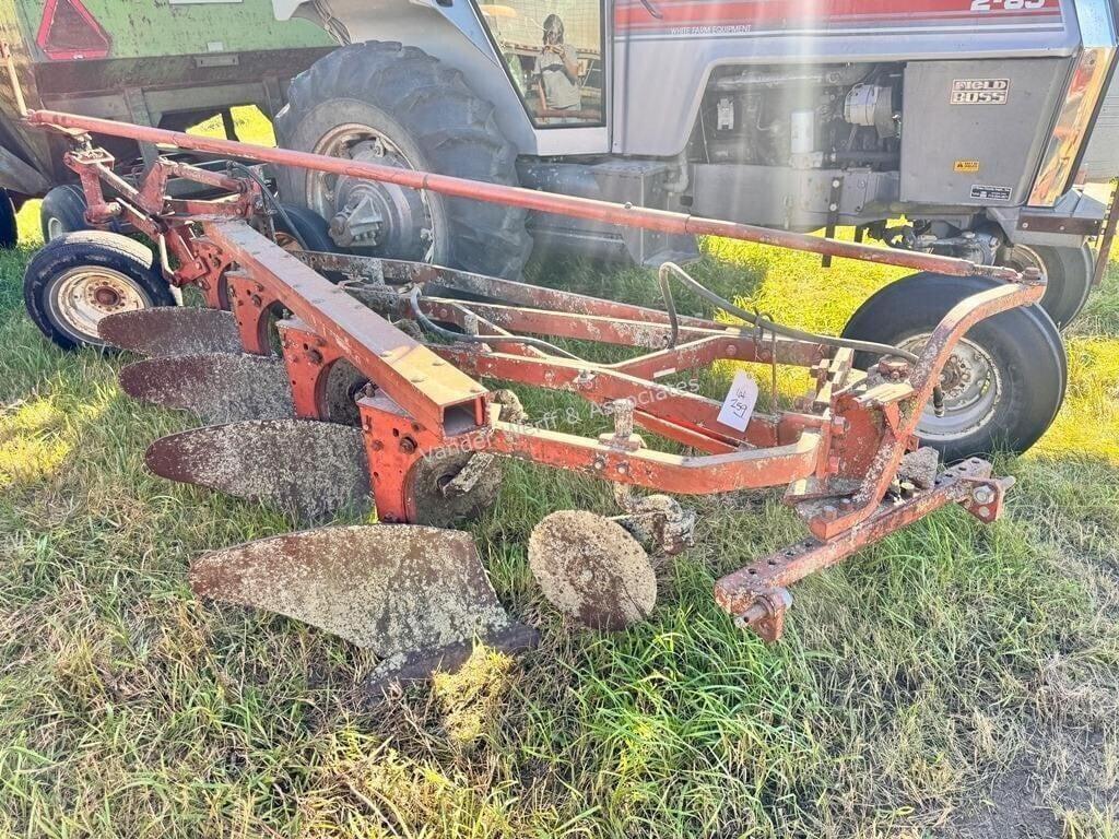 Image of International Harvester 540 Primary image