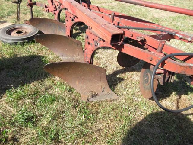 Image of International Harvester 540 equipment image 3