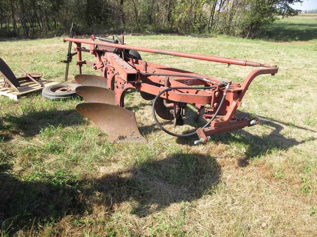 Image of International Harvester 540 equipment image 1