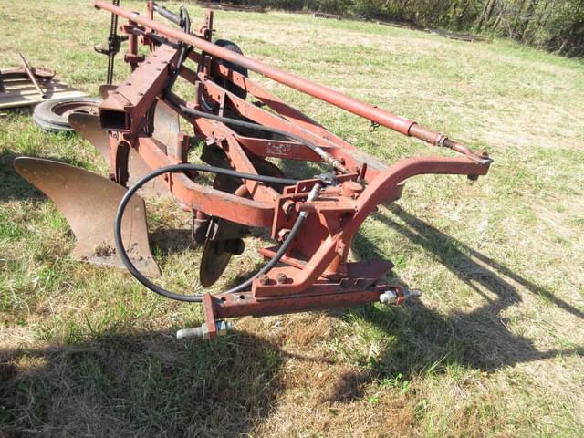 Image of International Harvester 540 equipment image 2
