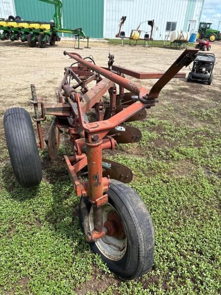 Image of International Harvester 540 equipment image 2