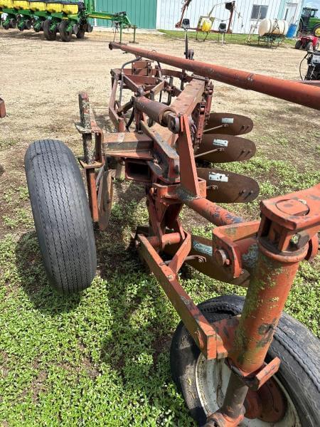 Image of International Harvester 540 equipment image 4