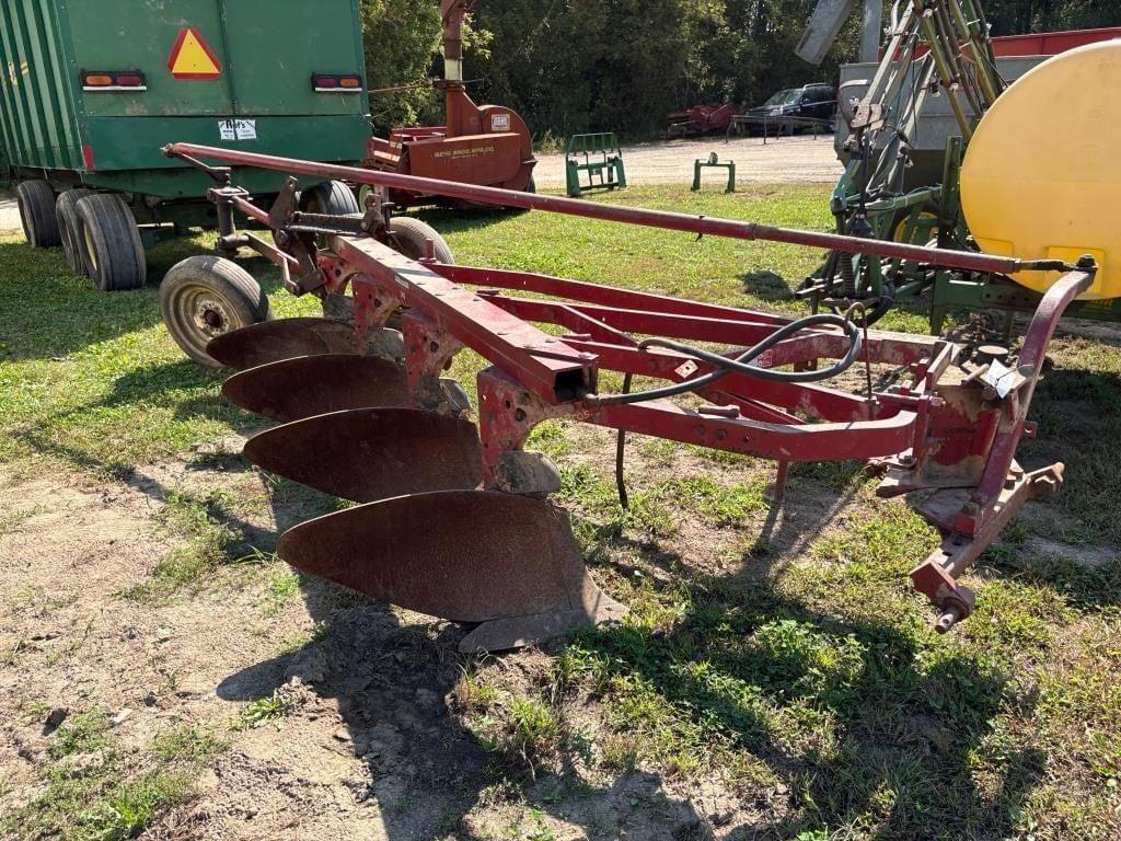 Image of International Harvester 540 Image 0