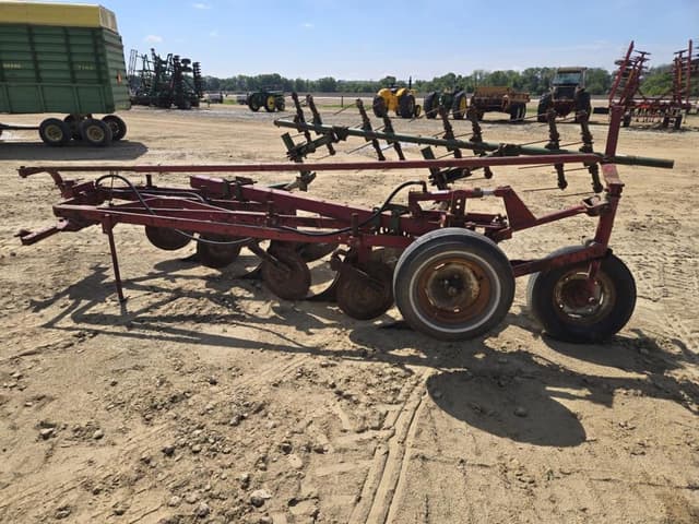 Image of International Harvester 540 equipment image 1