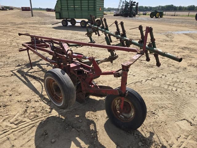 Image of International Harvester 540 equipment image 2