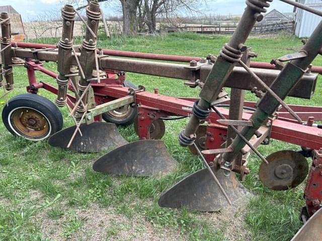 Image of International Harvester 540 equipment image 1