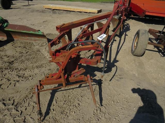 Image of International Harvester 540 equipment image 1