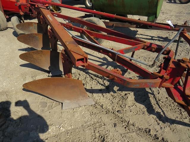Image of International Harvester 540 equipment image 3