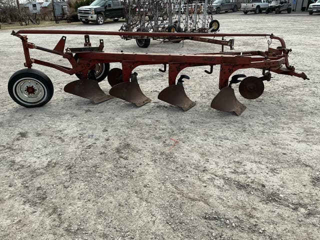 Image of International Harvester 540 equipment image 3