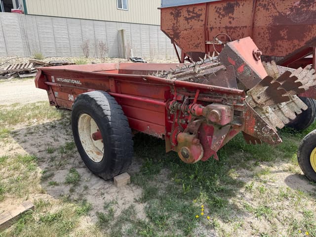 Image of International Harvester 540 equipment image 4