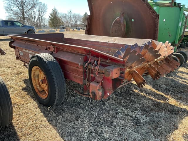 Image of International Harvester 540 equipment image 3