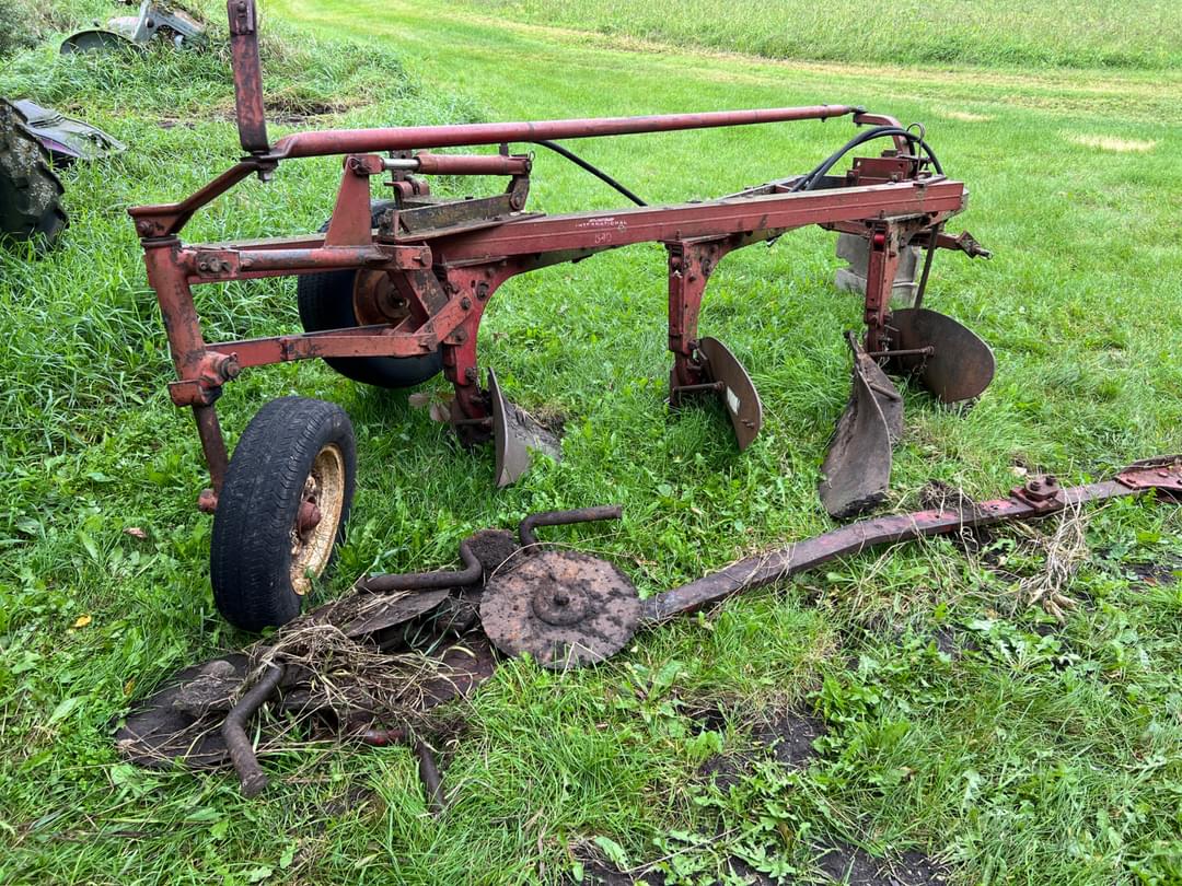 Image of International Harvester 540 Image 1