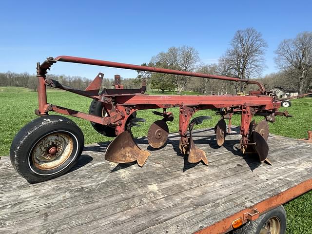 Image of International Harvester 540 equipment image 1