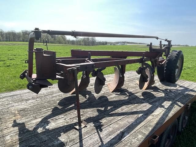 Image of International Harvester 540 equipment image 4
