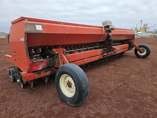 Image of International Harvester 5400 equipment image 4