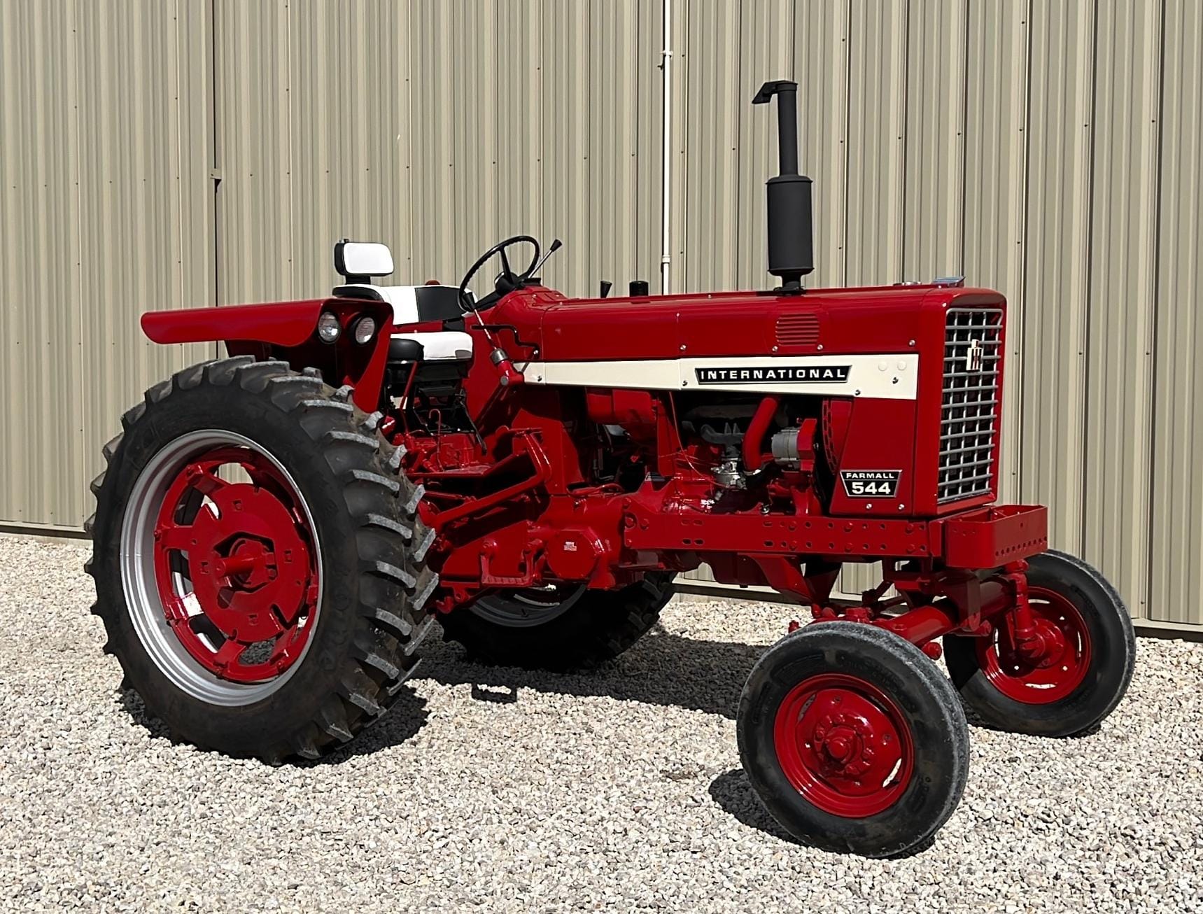 Main image International Harvester 544